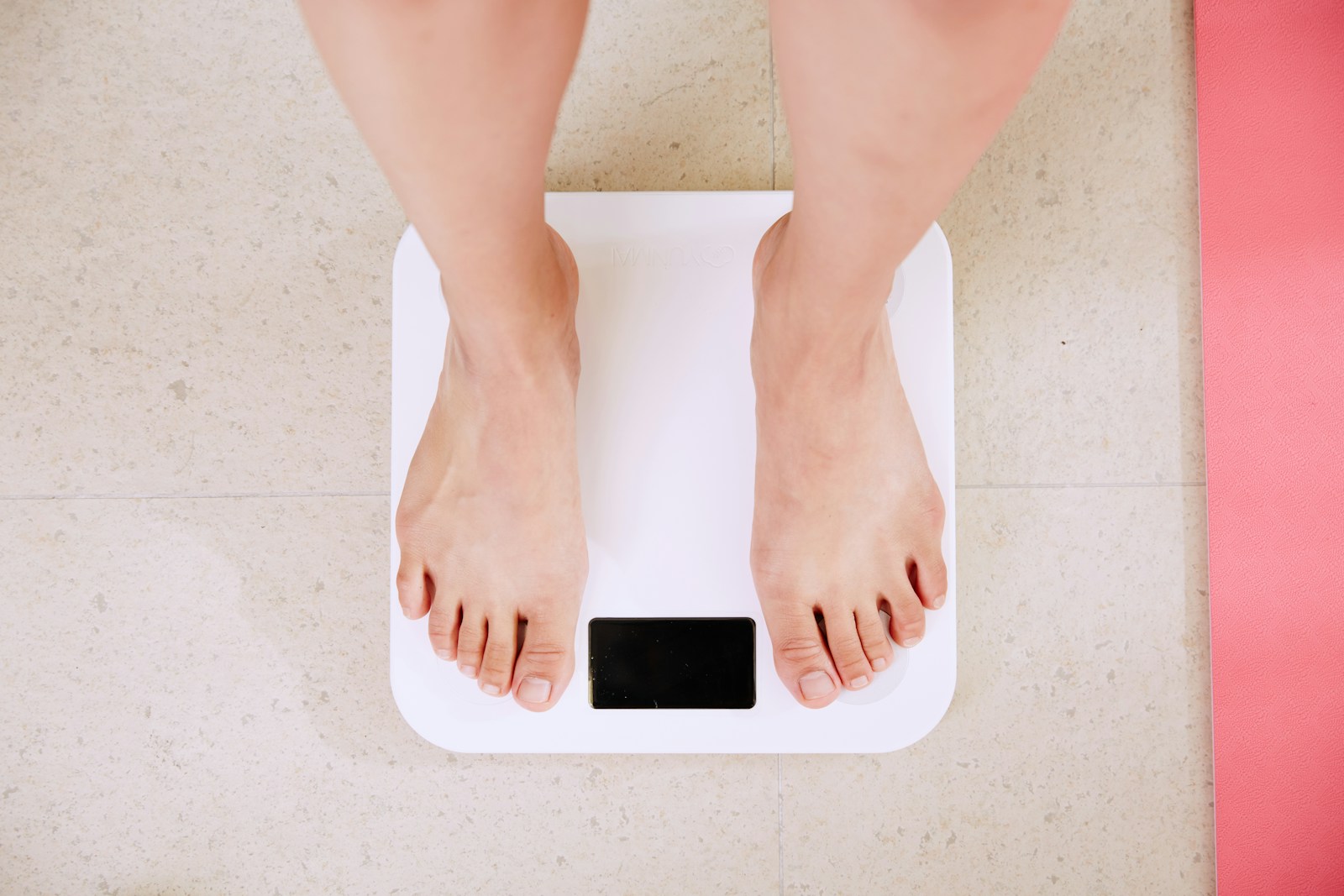 Your Guide to Saying Goodbye to Love Handles: Expert Insights on Diet and Exercise